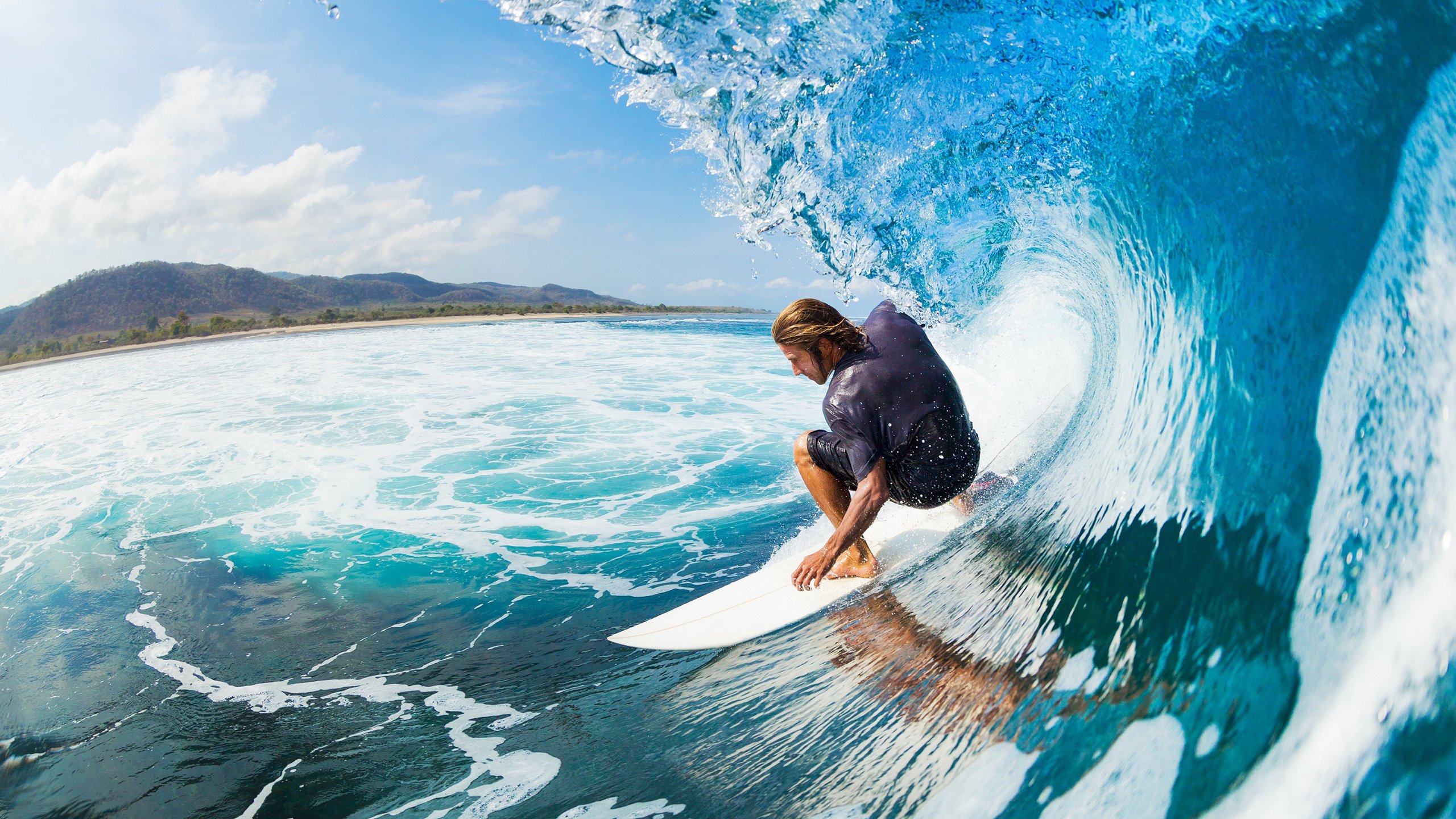 萨拉赫迎来二十赛季出色发挥，雄鹿观众热烈欢呼！全场沸腾不已
